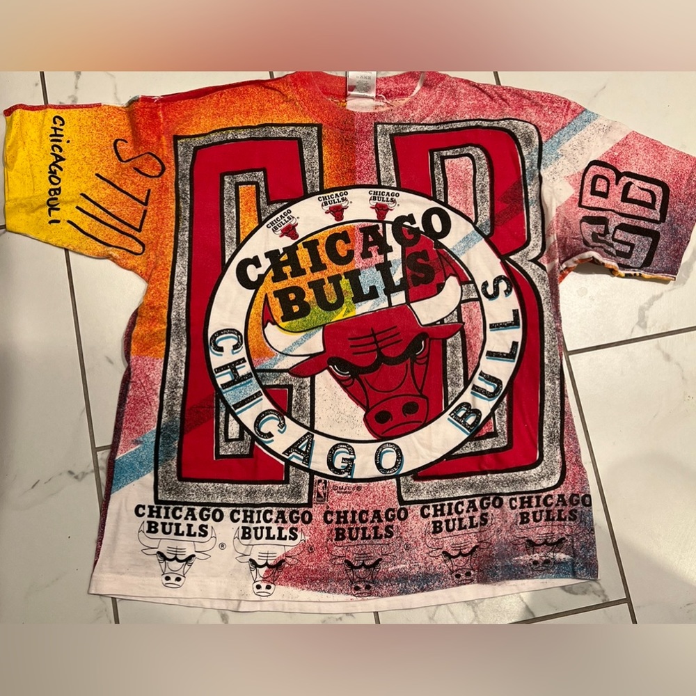 Rare Vintage MAGIC JOHNSON Chicago Bulls CB All Over Print T Shirt 90s Size L